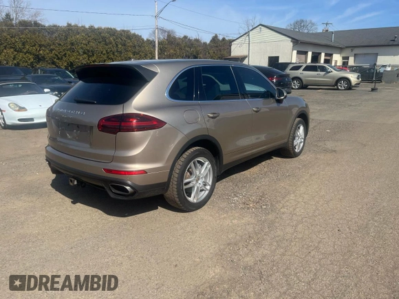 2018 Porsche Cayenne z VIN WP1AA2A26JKA00392, wystawiony jako Copart lot #49211235 z przebiegiem 87 588 mil mil oraz Czysty tytuł • Clean title. Historia ofert i sprzedaży dostępna na DreamBid. Obrazek 3.