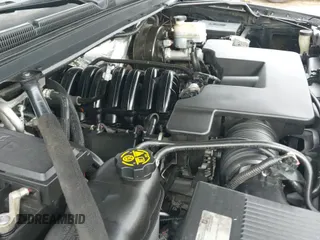 2018 Chevrolet Suburban Premier z VIN 1GNSKJKC2JR250540, wystawiony jako IAAI lot #41475451 z przebiegiem 38 751 mil mil oraz . Historia ofert i sprzedaży dostępna na DreamBid. Obrazek 20.