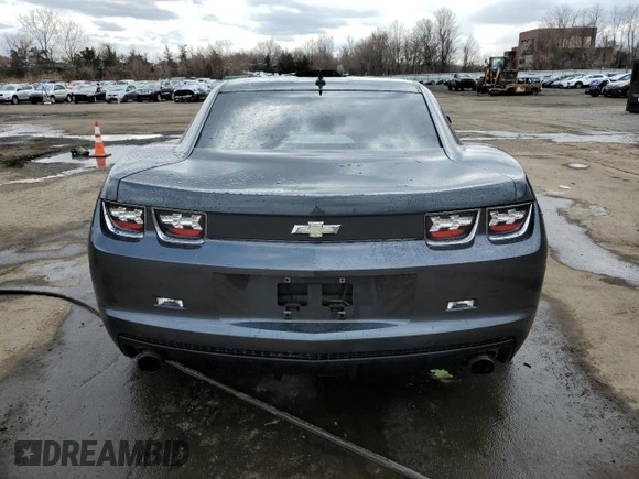 2011 Chevrolet Camaro 2LS z VIN 2G1FA1ED9B9115870, wystawiony jako Copart lot #50716865 z przebiegiem 171 936 mil mil oraz Szkoda całkowita • Salvage title. Historia ofert i sprzedaży dostępna na DreamBid. Obrazek 6.