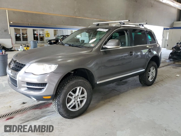 2009 Volkswagen Touareg VR6 z VIN WVGBE77L39D013877, wystawiony jako Copart lot #65572024 z przebiegiem 139 263 mil mil oraz Czysty tytuł • Clean title. Historia ofert i sprzedaży dostępna na DreamBid. Obrazek 1.