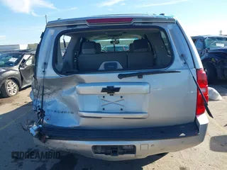 2014 Chevrolet Suburban LT with VIN 1GNSCJE0XER131638, listed as a IAAI auction lot 41305777 with 200,962 mi miles. Bid and sale history available at carsss.com. Image 16.