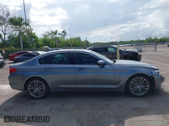 2019 BMW 5 Series 530i z VIN WBAJA5C50KBX87929, wystawiony jako IAAI lot #42546731 z przebiegiem 50 129 mil mil oraz . Historia ofert i sprzedaży dostępna na DreamBid. Obrazek 13.