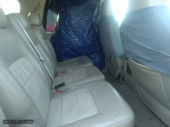2005 Ford Expedition Eddie Bauer with VIN 1FMPU17535LA30508, listed as a IAAI auction lot 41108956 with 273,279 mi miles. Bid and sale history available at carsss.com. Image 8.