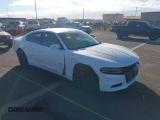 2015 Dodge Charger SXT z VIN 2C3CDXHG6FH847951, wystawiony jako IAAI lot #41094866 z przebiegiem 78 461 mil mil oraz . Historia ofert i sprzedaży dostępna na DreamBid. Obrazek 1.