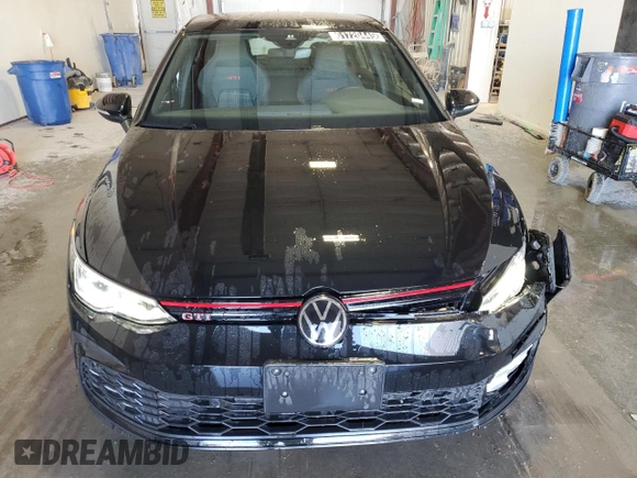2024 Volkswagen GTI S z VIN WVWGA7CD1RW219885, wystawiony jako Copart lot #61720445 z przebiegiem 16 009 mil mil oraz Czysty tytuł • Clean title. Historia ofert i sprzedaży dostępna na DreamBid. Obrazek 5.
