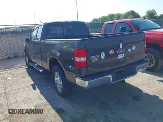 2006 Ford F-150 XLT z VIN 1FTPX14586FA06690, wystawiony jako IAAI lot #42706574 z przebiegiem 145 582 mil mil oraz . Historia ofert i sprzedaży dostępna na DreamBid. Obrazek 3.