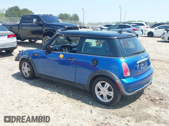 2006 MINI Hardtop with VIN WMWRC33596TJ75357, listed as a IAAI auction lot 42016124 with Not Provided miles and . Bid and sale history available at DreamBid. Image 3.