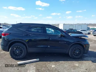 2020 Chevrolet Blazer LT z VIN 3GNKBHRS5LS678981, wystawiony jako IAAI lot #41882477 z przebiegiem Nie podano mil oraz . Historia ofert i sprzedaży dostępna na DreamBid. Obrazek 12.