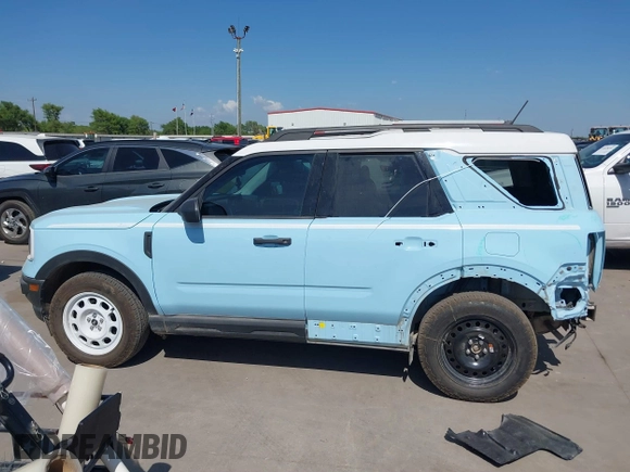 2024 Ford Bronco Sport Heritage with VIN 3FMCR9G64RRE22640, listed as a IAAI auction lot 41882377 with 16,967 mi miles and . Bid and sale history available at DreamBid. Image 15.