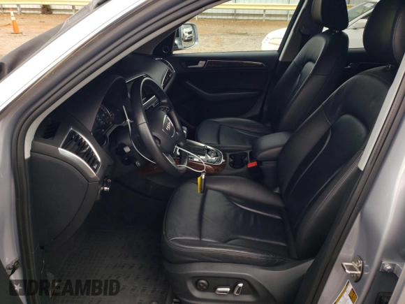 2016 Audi Q5 Premium Plus с VIN WA1L2AFP7GA074452, выставлен на аукционе Copart как лот 61082715 с пробегом 71 224 миль миль и Списание • Salvage title. История ставок и продаж доступна на DreamBid. Изображение 7.