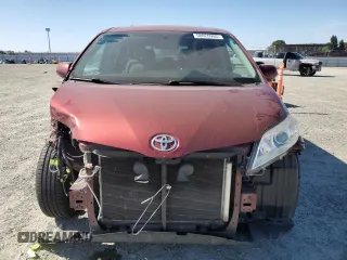 2017 Toyota Sienna LE Auto Access Seat с VIN 5TDKZ3DC9HS879429, выставлен на аукционе Copart как лот 58026905 с пробегом 121 659 миль миль и Списание • Salvage title. История ставок и продаж доступна на DreamBid. Изображение 5.