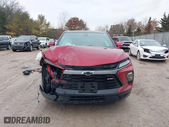 2024 Chevrolet Blazer RS z VIN 3GNKBKRS1RS219856, wystawiony jako IAAI lot #41646667 z przebiegiem 11 947 mil mil oraz . Historia ofert i sprzedaży dostępna na DreamBid. Obrazek 13.