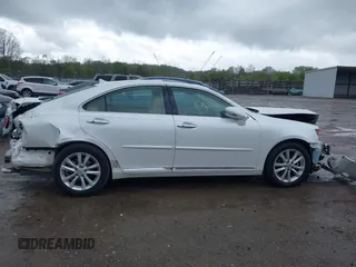 2010 Lexus ES with VIN JTHBK1EG0A2371565, listed as a IAAI auction lot 42011638 with 82,255 mi miles. Bid and sale history available at carsss.com. Image 14.