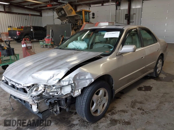 1998 Honda Accord EX z VIN 1HGCG1651WA805964, wystawiony jako IAAI lot #42320827 z przebiegiem 239 279 mil mil oraz . Historia ofert i sprzedaży dostępna na DreamBid. Obrazek 18.