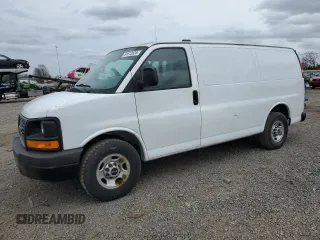 2013 GMC Savana z VIN 1GTW7FCBXD1143530, wystawiony jako Copart lot #51672525 z przebiegiem 46 506 mil mil oraz Czysty tytuł • Clean title. Historia ofert i sprzedaży dostępna na DreamBid. Obrazek 1.