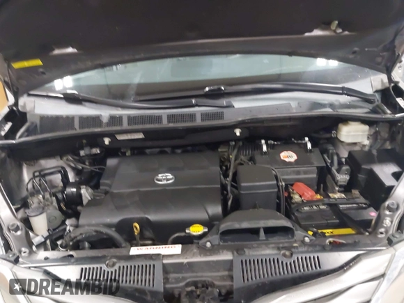 2013 Toyota Sienna XLE AAS with VIN 5TDYK3DC5DS355798, listed as a IAAI auction lot 41884055 with 135,032 mi miles. Bid and sale history available at carsss.com. Image 10.
