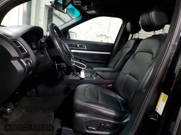 2017 Ford Explorer XLT z VIN 1FM5K8DH1HGA15992, wystawiony jako Copart lot #51671295 z przebiegiem 104 003 mil mil oraz Szkoda całkowita • Salvage title. Historia ofert i sprzedaży dostępna na DreamBid. Obrazek 7.