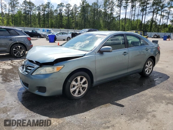 2011 Toyota Camry LE z VIN 4T1BF3EK6BU593874, wystawiony jako Copart lot #51959955 z przebiegiem 247 911 mil mil oraz Szkoda całkowita • Salvage title. Historia ofert i sprzedaży dostępna na DreamBid. Obrazek 1.