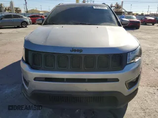 2019 Jeep Compass Latitude with VIN 3C4NJCBB5KT614941, listed as a Copart auction lot 86916084 with 80,884 mi miles and Salvage title. Bid and sale history available at DreamBid. Image 5.