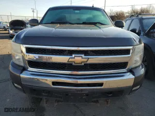 2010 Chevrolet Silverado 1500 LT with VIN 1GCSKSE32AZ287985, listed as a Copart auction lot 50831705 with 276,968 mi miles and Clean Title. Bid and sale history available at carsss.com. Image 5.