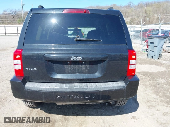 2010 Jeep Patriot Sport z VIN 1J4NF2GB1AD593170, wystawiony jako IAAI lot #41908056 z przebiegiem 104 255 mil mil oraz . Historia ofert i sprzedaży dostępna na DreamBid. Obrazek 17.
