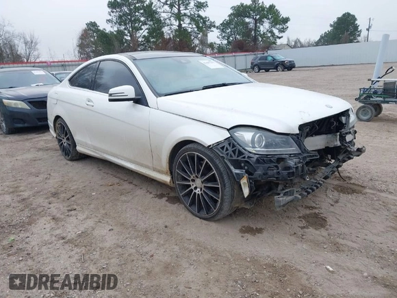 2013 Mercedes-Benz C 350 with VIN WDDGJ5HB4DF999472, listed as a IAAI auction lot 41487255 with 140,753 mi miles and . Bid and sale history available at DreamBid. Image 1.