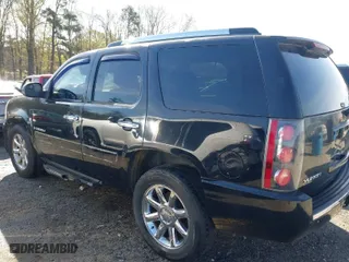 2008 GMC Yukon Denali with VIN 1GKFK63848J131662, listed as a IAAI auction lot 41887718 with 319,420 mi miles. Bid and sale history available at carsss.com. Image 14.