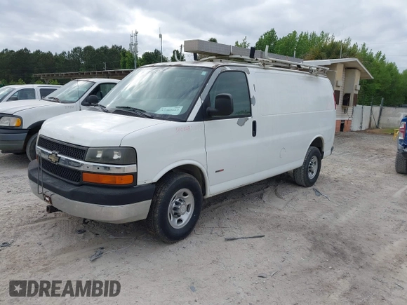 2008 Chevrolet City Express Cargo z VIN 1GCGG256481189714, wystawiony jako IAAI lot #42088663 z przebiegiem 181 103 mil mil oraz . Historia ofert i sprzedaży dostępna na DreamBid. Obrazek 2.
