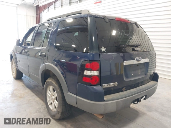 2006 Ford Explorer XLT with VIN 1FMEU73E86UB41275, listed as a IAAI auction lot 41980955 with 243,779 mi miles. Bid and sale history available at carsss.com. Image 3.