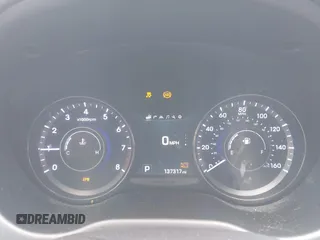 2017 Hyundai Azera Limited with VIN KMHFH4JG0HA581720, listed as a IAAI auction lot 42456573 with 137,317 mi miles and . Bid and sale history available at DreamBid. Image 7.