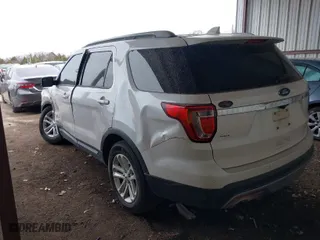 2017 Ford Explorer XLT with VIN 1FM5K7D80HGB52528, listed as a IAAI auction lot 41726138 with 111,578 mi miles. Bid and sale history available at carsss.com. Image 3.