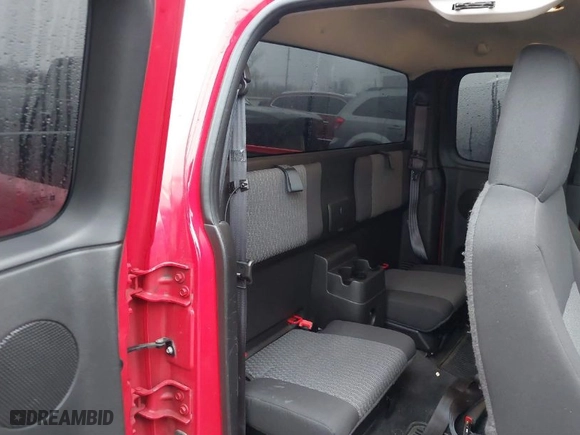 2011 Chevrolet Colorado LT w/1LT with VIN 1GCESCF92B8135640, listed as a IAAI auction lot 41509744 with 105,409 mi miles. Bid and sale history available at carsss.com. Image 8.