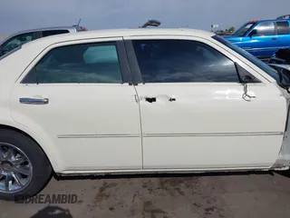 2006 Chrysler 300 C with VIN 2C3KA63H06H534666, listed as a IAAI auction lot 41892603 with 116,431 mi miles. Bid and sale history available at carsss.com. Image 13.