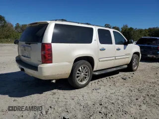 2008 Chevrolet Suburban Commercial with VIN 1GNFC16018R209521, listed as a Copart auction lot 76571044 with 251,229 mi miles and Salvage Title. Bid and sale history available at carsss.com. Image 3.
