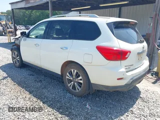 2017 Nissan Pathfinder SV z VIN 5N1DR2MNXHC622572, wystawiony jako IAAI lot #42144228 z przebiegiem 155 262 mil mil oraz . Historia ofert i sprzedaży dostępna na DreamBid. Obrazek 3.