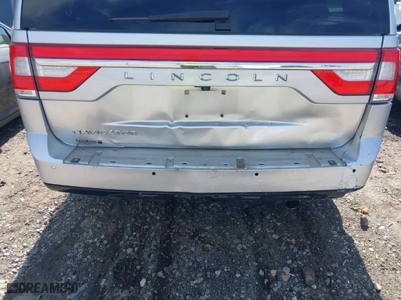 2017 Lincoln Navigator Reserve with VIN 5LMJJ2LT5HEL00014, listed as a IAAI auction lot 41546773 with 191,661 mi miles. Bid and sale history available at carsss.com. Image 18.