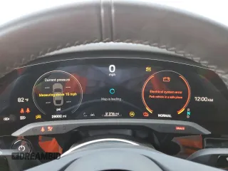 2022 Porsche Taycan z VIN WP0AA2Y19NSA15847, wystawiony jako Copart lot #54012535 z przebiegiem 28 002 mil mil oraz Szkody całkowita. Historia ofert i sprzedaży dostępna na DreamBid. Obrazek 9.