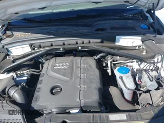 2014 Audi Q5 Premium Plus with VIN WA1LFAFP1EA051704, listed as a IAAI auction lot 41725317 with 136,084 mi miles. Bid and sale history available at carsss.com. Image 10.