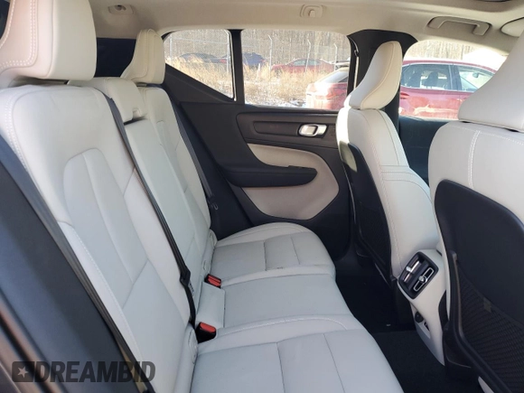 2021 Volvo XC40 Momentum with VIN YV4162UK3M2456124, listed as a Copart auction lot 41666365 with 20,542 mi miles and Salvage Title. Bid and sale history available at carsss.com. Image 11.