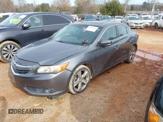 2013 Acura ILX Tech Pkg with VIN 19VDE1F79DE013364, listed as a IAAI auction lot 41059783 with 140,574 mi miles. Bid and sale history available at carsss.com. Image 17.