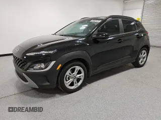 2023 Hyundai Kona SEL с VIN KM8K62AB5PU964272, выставлен на аукционе Copart как лот 52076365 с пробегом 25 090 миль миль и Чистый • Clean title. История ставок и продаж доступна на DreamBid. Изображение 1.