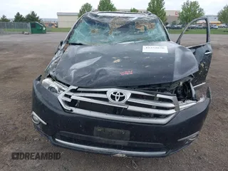 2013 Toyota Highlander Limited z VIN 5TDDK3EH1DS251379, wystawiony jako IAAI lot #42252676 z przebiegiem 126 563 mil mil oraz . Historia ofert i sprzedaży dostępna na DreamBid. Obrazek 10.