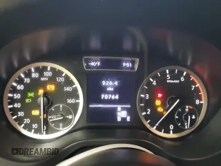 2018 Infiniti QX30 Luxury z VIN SJKCH5CPXJA041787, wystawiony jako Copart lot #85062864 z przebiegiem 70 746 mil mil oraz Szkoda całkowita • Salvage title. Historia ofert i sprzedaży dostępna na DreamBid. Obrazek 9.