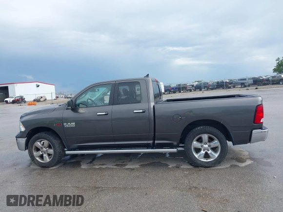 2015 Ram 1500 Outdoorsman z VIN 1C6RR7GM7FS720009, wystawiony jako IAAI lot #42551644 z przebiegiem 67 261 mil mil oraz . Historia ofert i sprzedaży dostępna na DreamBid. Obrazek 14.