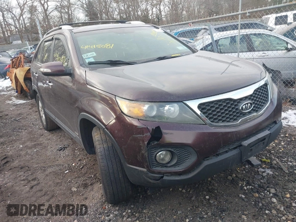 2012 Kia Sorento LX with VIN 5XYKTCA67CG279160, listed as a IAAI auction lot 41415081 with 999,999 mi miles. Bid and sale history available at carsss.com. Image 1.