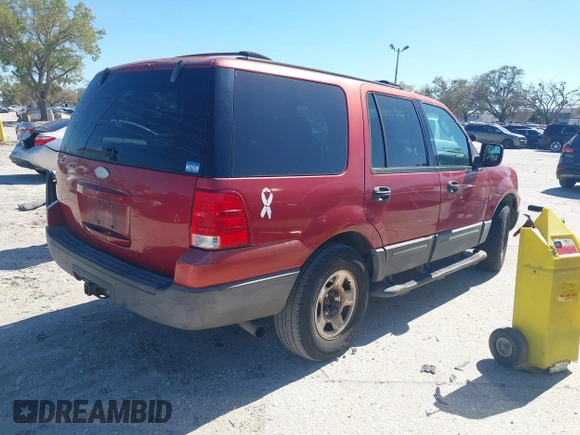 2004 Ford Expedition Special Service with VIN 1FMPU16L84LB04455, listed as a IAAI auction lot 41736767 with 286,292 mi miles. Bid and sale history available at carsss.com. Image 4.