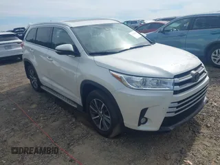 2018 Toyota Highlander SE with VIN 5TDJZRFH1JS544596, listed as a IAAI auction lot 42289428 with 93,954 mi miles and . Bid and sale history available at DreamBid. Image 1.