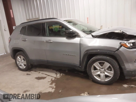 2022 Jeep Compass Latitude with VIN 3C4NJDBB1NT164537, listed as a IAAI auction lot 41424844 with 53,020 mi miles and . Bid and sale history available at DreamBid. Image 13.
