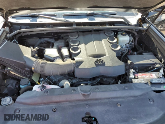 2019 Toyota 4Runner SR5 z VIN JTEBU5JR3K5700930, wystawiony jako Copart lot #61685775 z przebiegiem 67 194 mil mil oraz Szkoda całkowita • Salvage title. Historia ofert i sprzedaży dostępna na DreamBid. Obrazek 12.