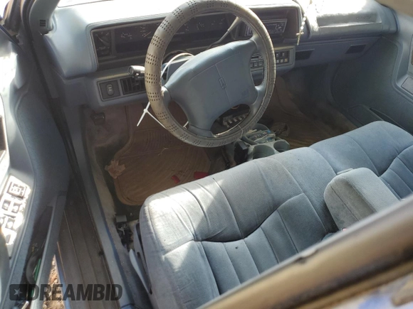 1994 Oldsmobile Cutlass z VIN 1G3WH55M1RD353266, wystawiony jako Copart lot #74058544 z przebiegiem 157 494 mil mil oraz Szkody całkowita. Historia ofert i sprzedaży dostępna na DreamBid. Obrazek 8.